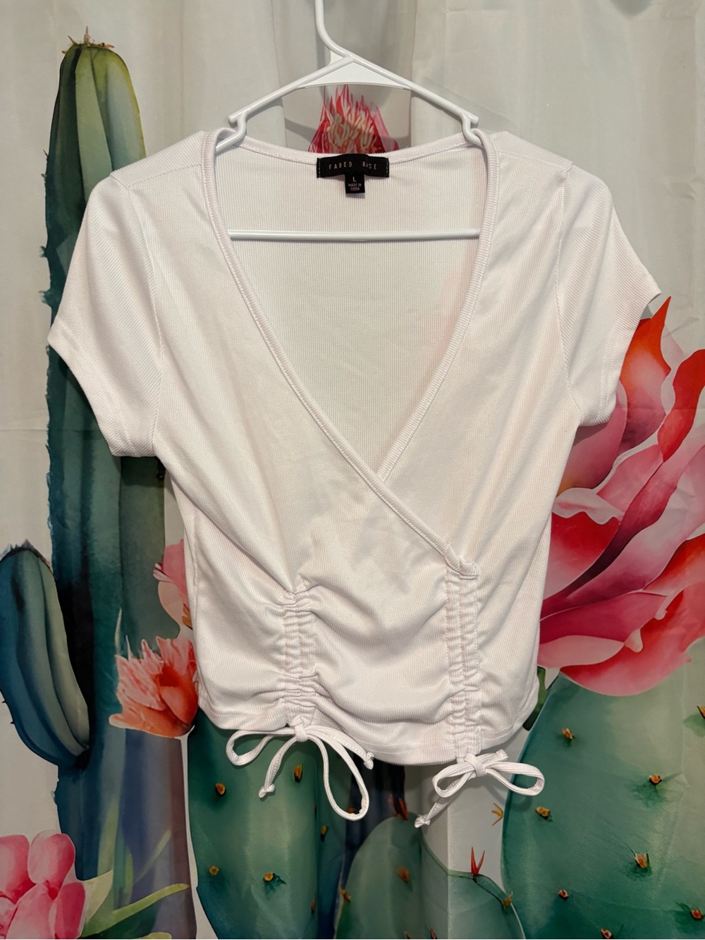 Faded Rise Women’s L White Solid Knit V-Neck Ruched Drawstring Crop Top Y2K insp